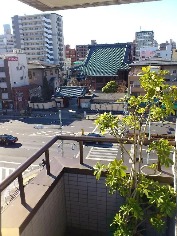 **  Family & Bakpak Tokyo Hostel Japán