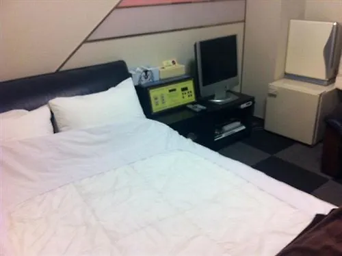 Family & Bakpak Tokyo Hostel 0*,